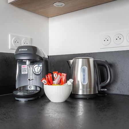Dans Le Pre By Plaza Apartment Шеси Екстериор снимка