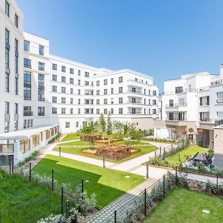 Dans Le Pre By Plaza Apartment Шеси Екстериор снимка