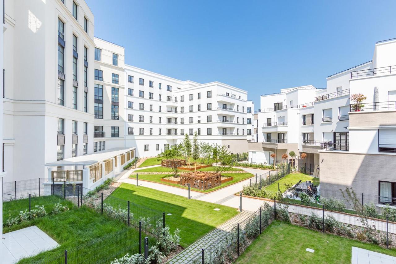 Dans Le Pre By Plaza Apartment Шеси Екстериор снимка